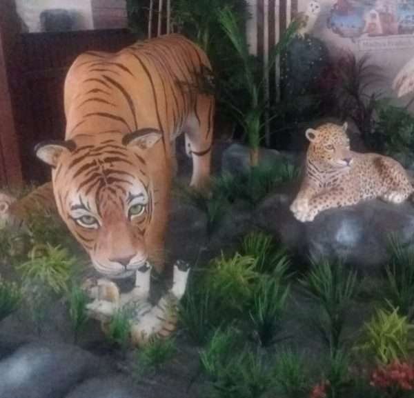 USF001 Tiger Sculpture
